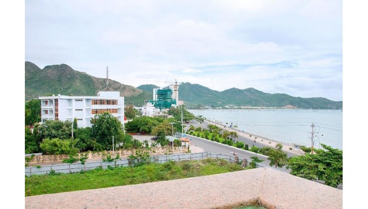 Bán Khách sạn 2 sao - Phạm Văn Đồng